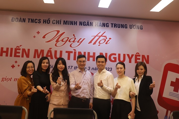 tuoi tre ngan hang trung uong hien mau vi cong dong