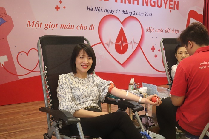 tuoi tre ngan hang trung uong hien mau vi cong dong