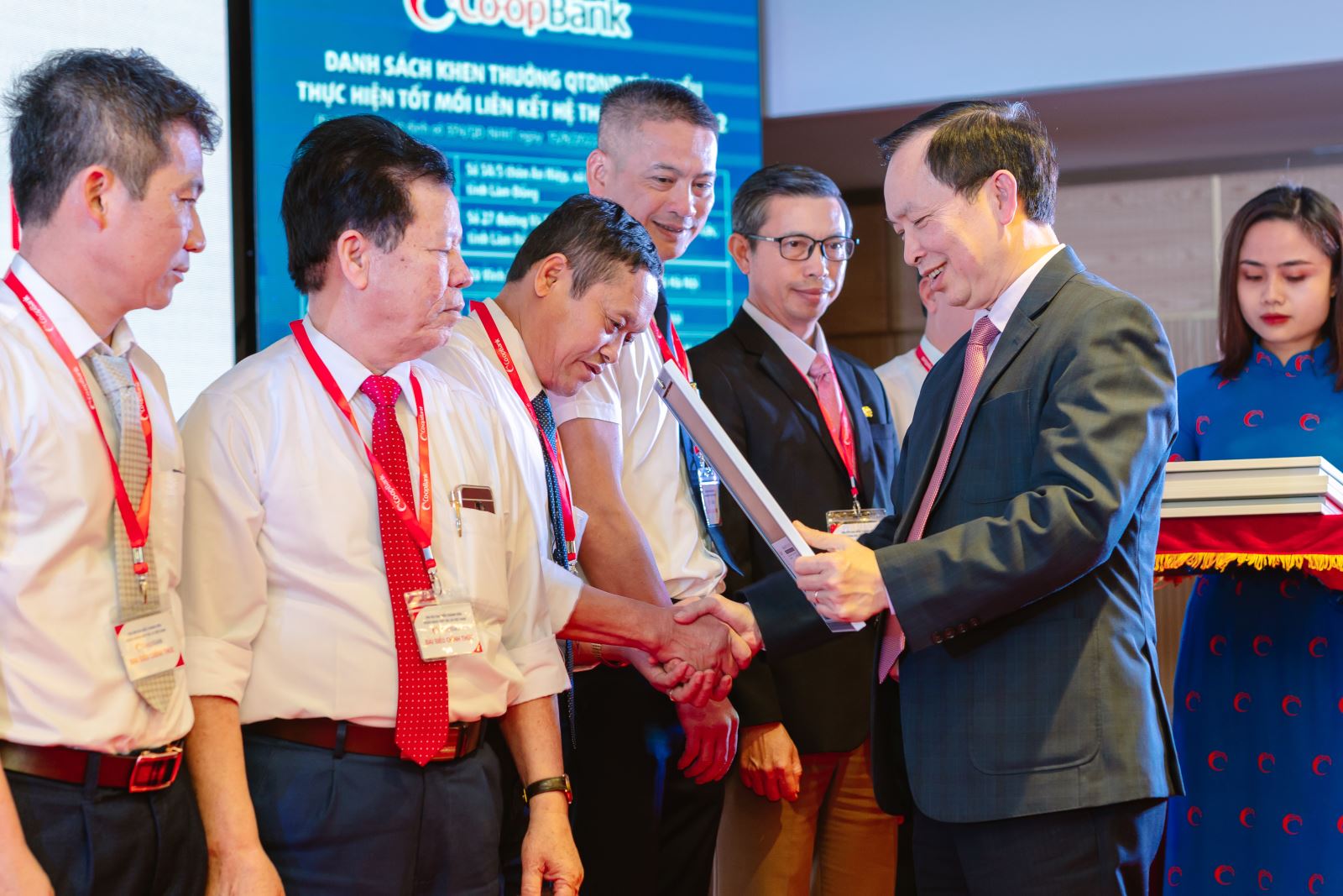 dai hoi dai bieu thanh vien co opbank nam 2022 suc bat tao da phat trien moi