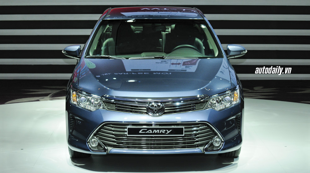 Toyota Camry 2015 có gì để 