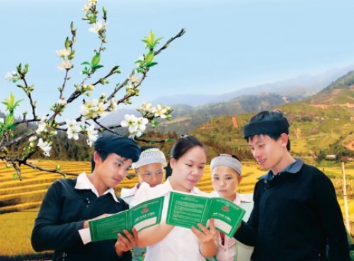 Chuyện những người đi thắp lửa yêu thương