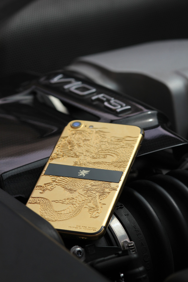 Bộ sưu tập điện thoại chất nghệ cho quý ông đi xe sang - Ảnh 2. Bộ sưu tập điện thoại chất nghệ cho quý ông đi xe sang - Ảnh 2.