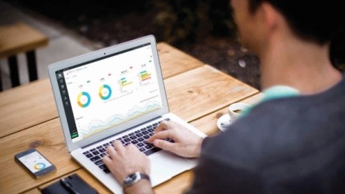 Kinh doanh với một “cú” nhấp chuột