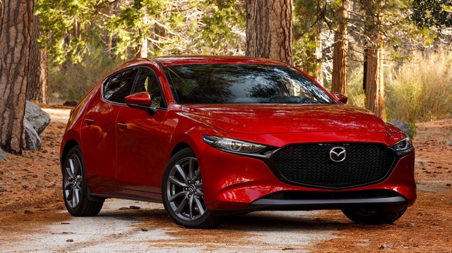 Giá bán cao Mazda 3 động cơ 20L bị ngừng sản xuất