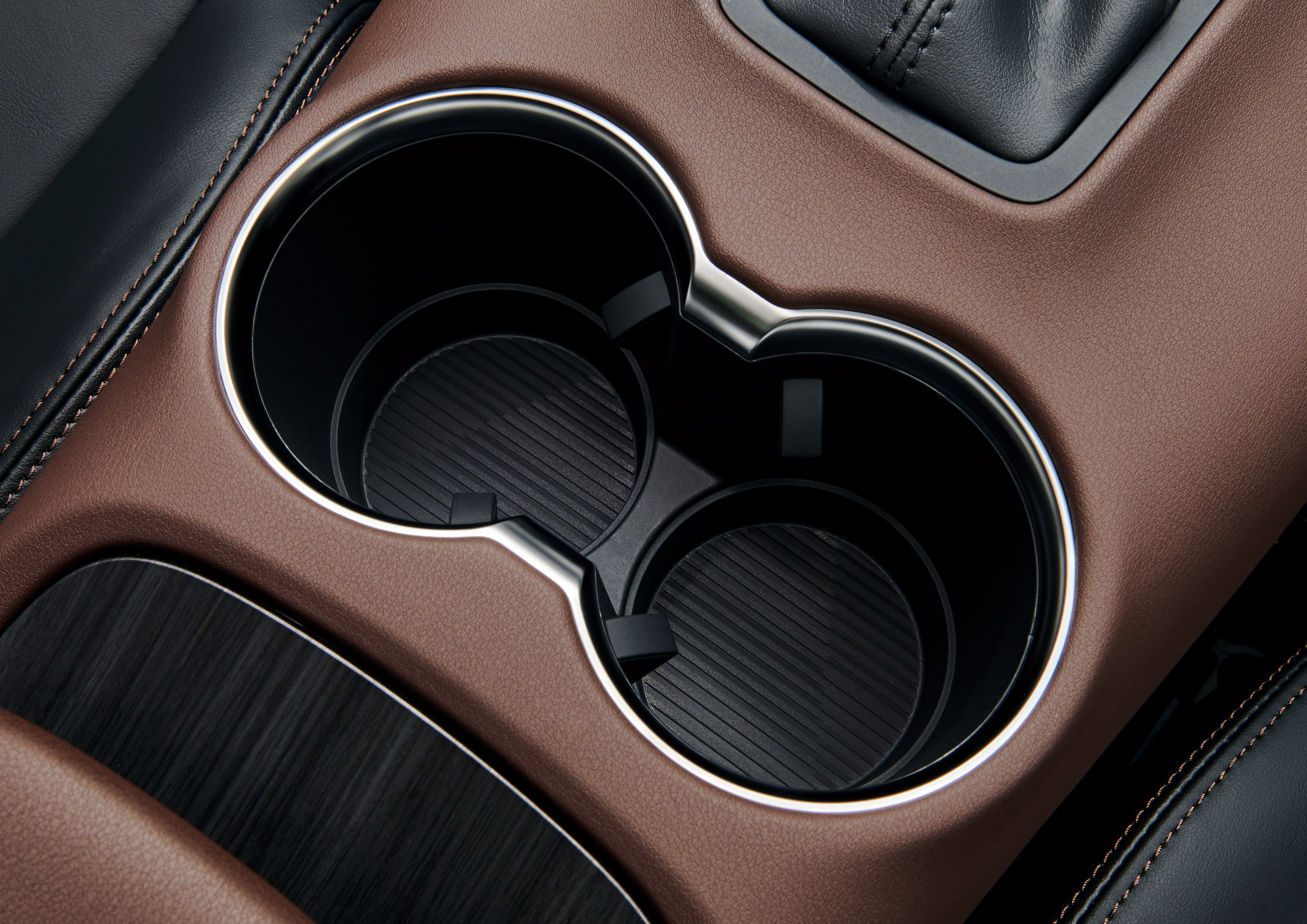 Toyota Harrier thế hệ mới sắp về Việt Nam có gì?