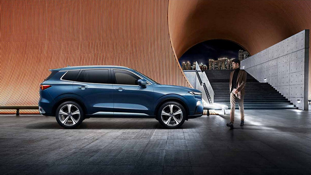 Ford Equator Sport mở bán với giá từ 22.050 USD