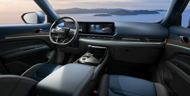 Ford Equator Sport mở bán với giá từ 22.050 USD