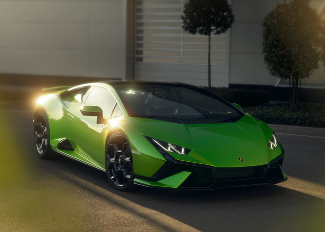 Ra mắt Lamborghini Huracan Tecnica