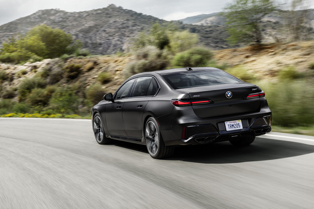 BMW 7-Series 2023 ra mắt