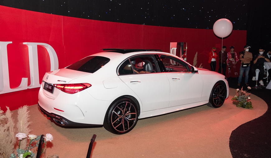 Mercedes-Benz C-Class 2022 ra mắt với giá từ 1,669 tỷ đồng