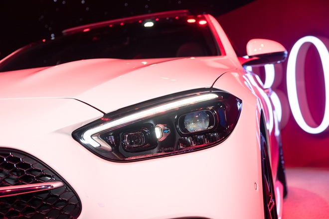 Mercedes-Benz C-Class 2022 ra mắt với giá từ 1,669 tỷ đồng