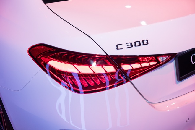 Mercedes-Benz C-Class 2022 ra mắt với giá từ 1,669 tỷ đồng