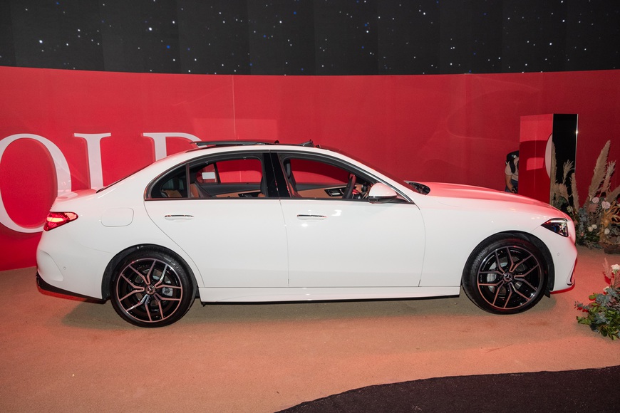 Mercedes-Benz C-Class 2022 ra mắt với giá từ 1,669 tỷ đồng