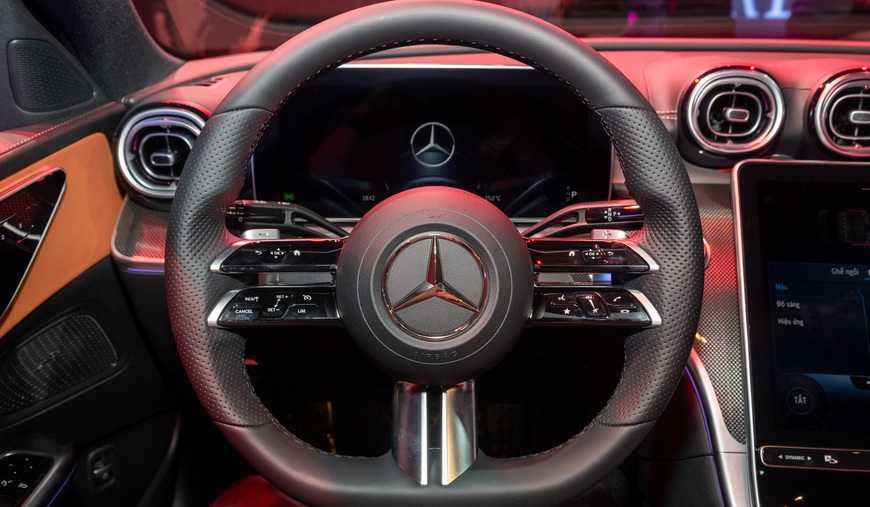 Mercedes-Benz C-Class 2022 ra mắt với giá từ 1,669 tỷ đồng
