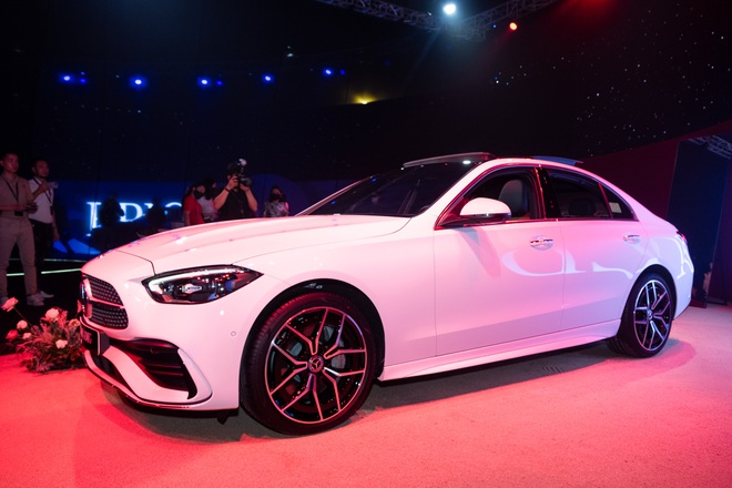 Mercedes-Benz C-Class 2022 ra mắt với giá từ 1,669 tỷ đồng