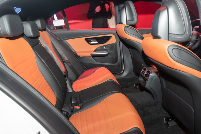 Mercedes-Benz C-Class 2022 ra mắt với giá từ 1,669 tỷ đồng