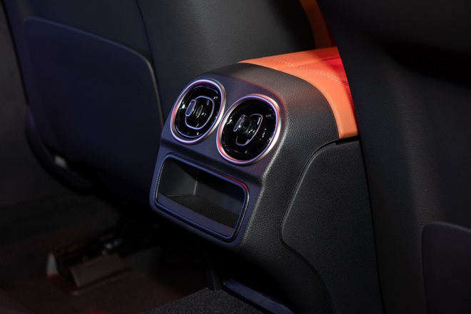 Mercedes-Benz C-Class 2022 ra mắt với giá từ 1,669 tỷ đồng