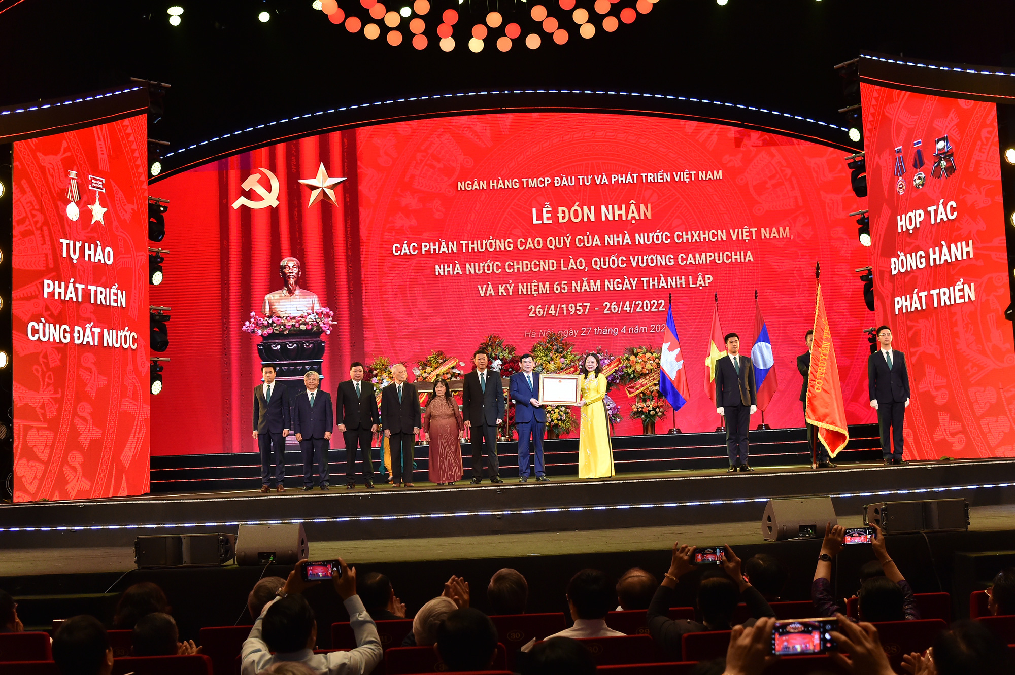 bidv phai phan dau tro thanh dinh che tai chinh hang dau dong nam a