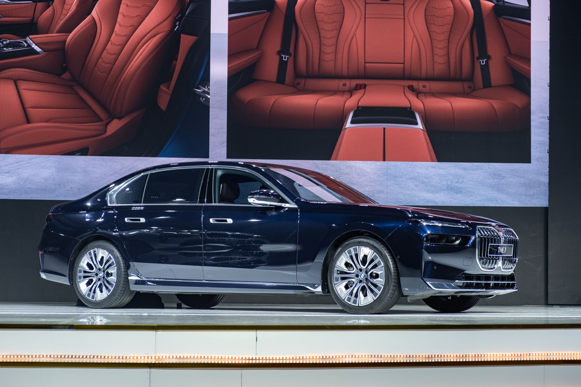 BMW i7, X7, 7-Series và 8-Series mới đồng loạt ra mắt Việt Nam BMW i7, X7, 7-Series và 8-Series mới đồng loạt ra mắt Việt Nam