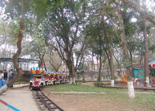 Không gian công cộng: Vừa thiếu vừa thừa Không gian công cộng: Vừa thiếu vừa thừa