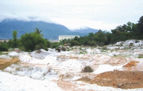 Khai thác cát trái phép trong khu công nghiệp