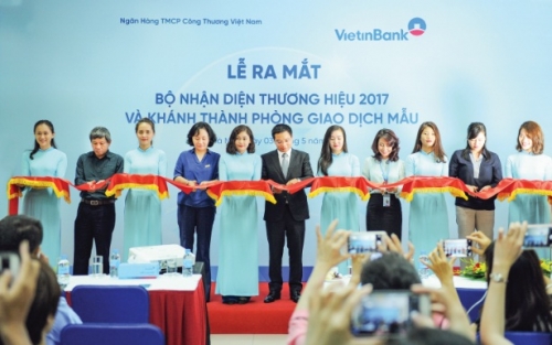 Bộ Nhận diện thương hiệu VietinBank 2017: Thông điệp từ trái tim đến trái tim Bộ Nhận diện thương hiệu VietinBank 2017: Thông điệp từ trái tim đến trái tim