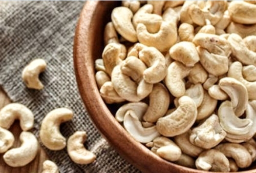 Nghịch cảnh hạt điều