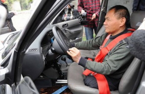 Người khuyết tật được cấp bằng lái ô tô