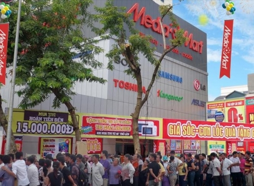 Quạt điện Việt Nam hút khách