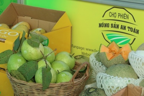 Đưa hàng chất lượng cao vào chợ phiên