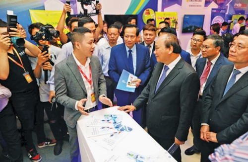 “Make in Vietnam”: Sứ mệnh lịch sử của doanh nghiệp công nghệ “Make in Vietnam”: Sứ mệnh lịch sử của doanh nghiệp công nghệ