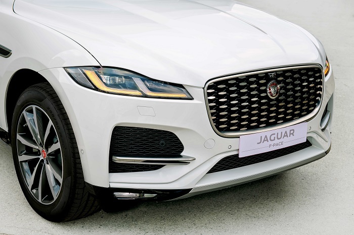 Hai mẫu xe Jaguar XF và Jaguar F-Pace sẽ chính thức ra mắt vào ngày 18/5 hai mau xe jaguar xf va jaguar f pace se chinh thuc ra mat vao ngay 185