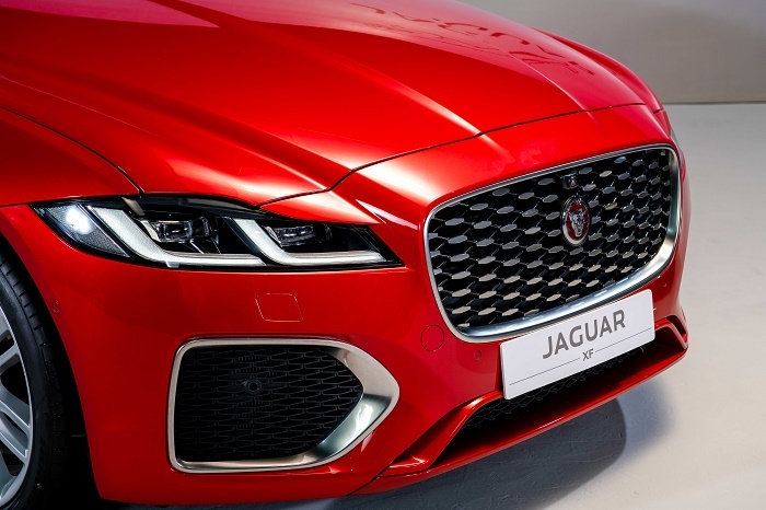 Hai mẫu xe Jaguar XF và Jaguar F-Pace sẽ chính thức ra mắt vào ngày 18/5 hai mau xe jaguar xf va jaguar f pace se chinh thuc ra mat vao ngay 185