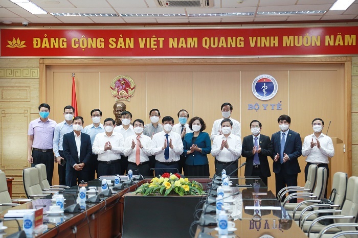 Sovico Group và HDBank ủng hộ 60 tỷ đồng cho chương trình Vaccine phòng Covid-19 sovico group va hdbank ung ho 60 ty dong cho chuong trinh vaccine phong ngua covid 19