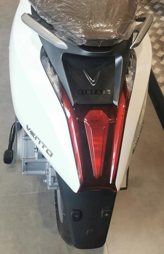 VinFast Vento lộ diện