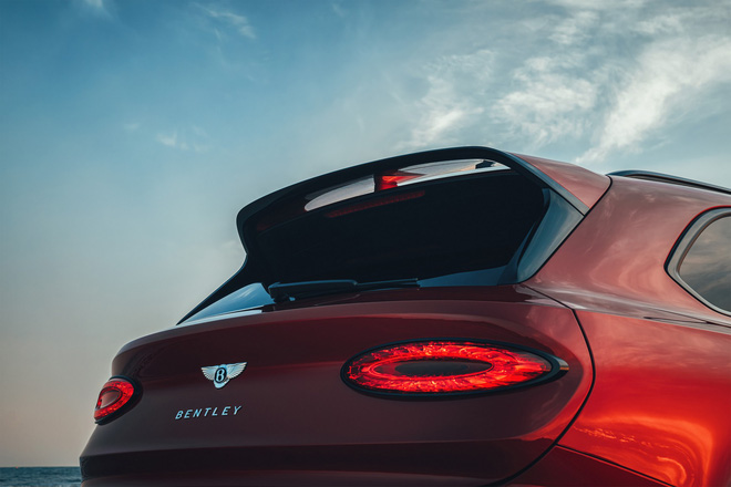 Ra mắt Bentley Bentayga S