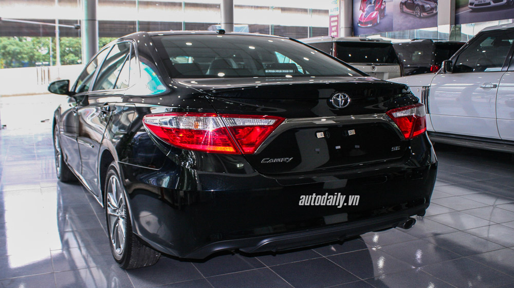 Camry-SE-2015-(8).jpg