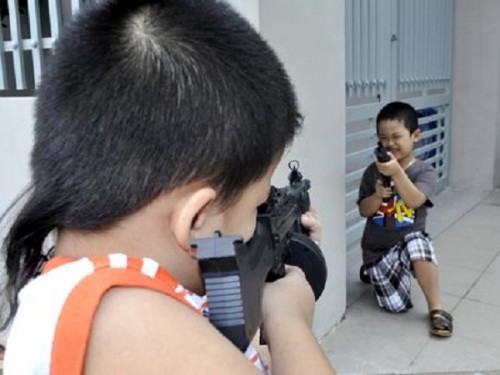 Hiểm họa từ đồ chơi bạo lực