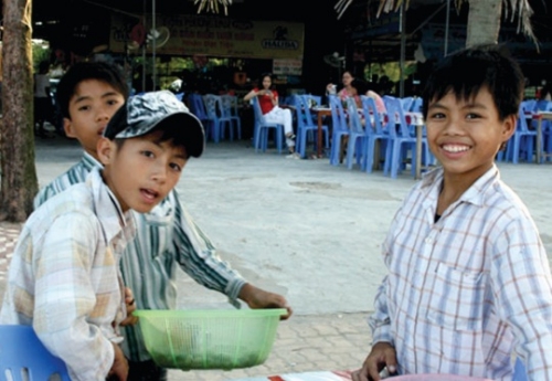 Chuyện về những đứa trẻ bán chanh