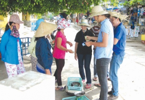 Thực phẩm bẩn vẫn tuồn ra thị trường Thực phẩm bẩn vẫn tuồn ra thị trường