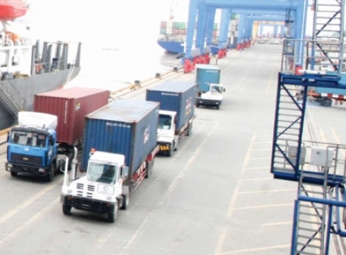 Chứng khoán sợ chiến tranh thương mại?