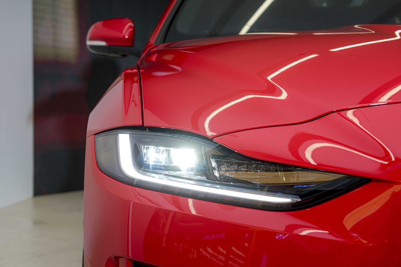 Cận cảnh bộ đôi Jaguar XE và Land Rover Discovery Sport vừa trình làng thị trường Việt