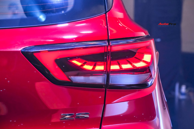 MG ZS 2021 lần đầu giảm giá, bản tiêu chuẩn chỉ từ 504 triệu đồng