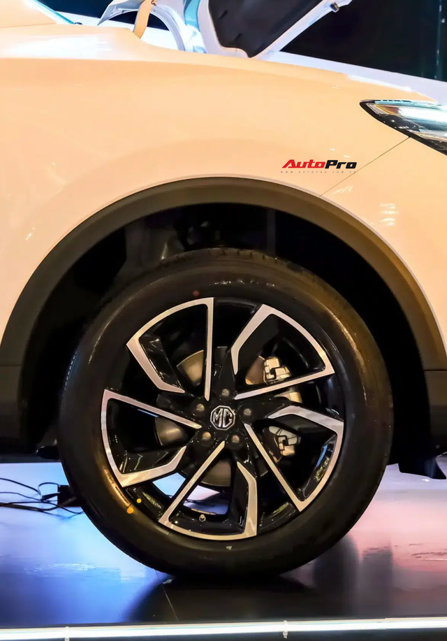 MG ZS 2021 lần đầu giảm giá, bản tiêu chuẩn chỉ từ 504 triệu đồng