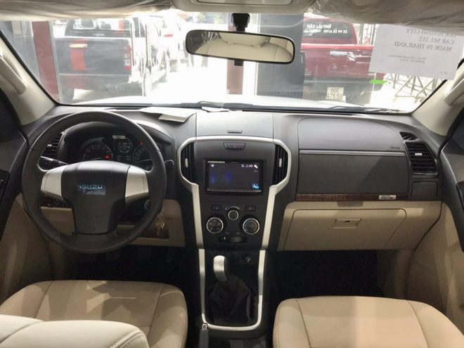 Isuzu mu-X giảm giá còn 760 triệu đồng Isuzu mu-X giảm giá còn 760 triệu đồng