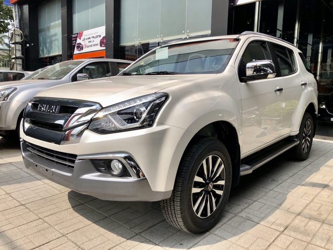 Isuzu mu-X giảm giá còn 760 triệu đồng Isuzu mu-X giảm giá còn 760 triệu đồng