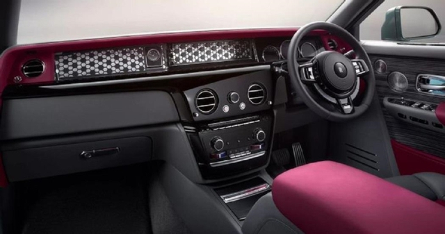 Nội thất của Rolls-Royce Phantom 2023 có gì?