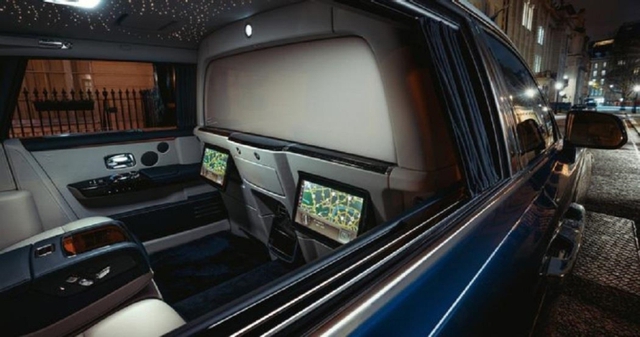 Luxury Rolls Royce Phantom Limousine Hire Cheap Limo Hire