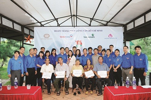 Tháng Bảy ân tình