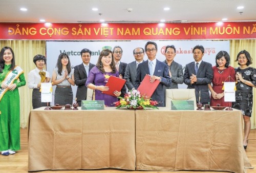 Hợp tác giữa 3 thương hiệu lớn Hợp tác giữa 3 thương hiệu lớn